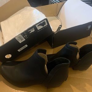 Sorel Loolla weatherproof bootie